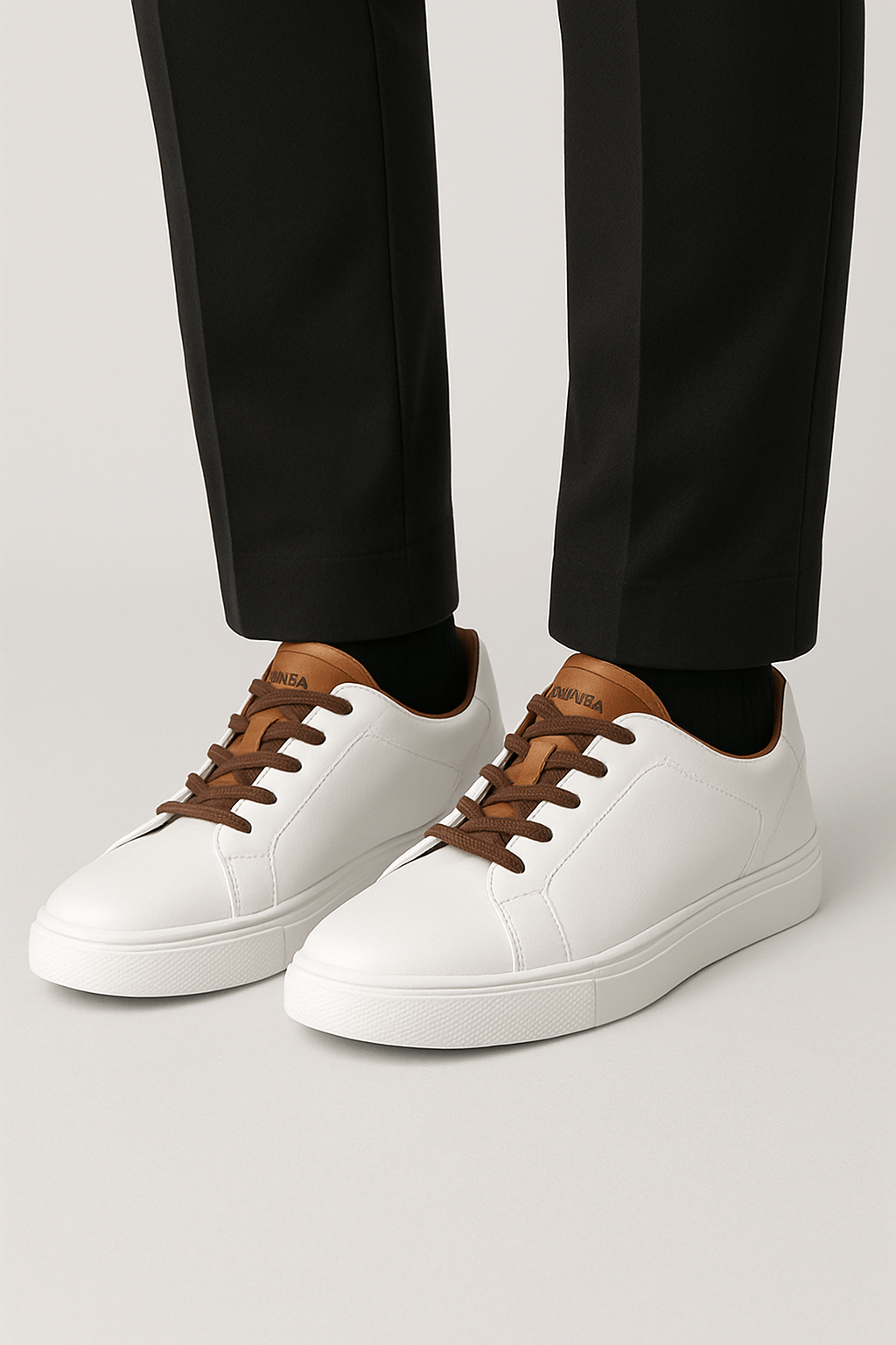 Theo | Men’s Leather Sneakers - Timeless Classic Style - Cushioned Sole - Lace-Up Design